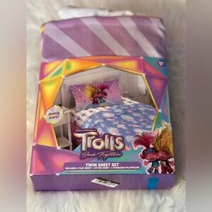 Dreamworks' Trolls Band Together 3-Piece Twin Sheet Set, NEW